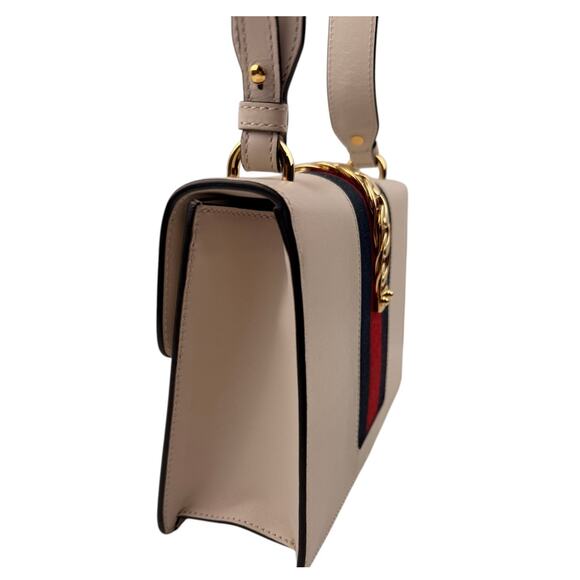 GUCCI Sylvie Embroidered Floral Shoulder Bag in White - Picture 6 of 16